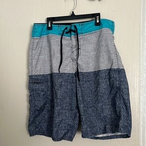 - O’Neil Boardshorts size 32